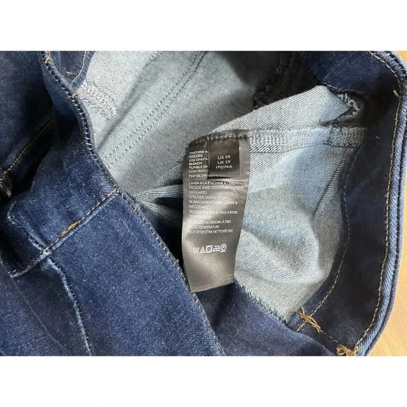 We The Free Twenty Nine Women's Size 29 Dark Wash Denim Jeans Raw Hem - Picture 5 of 9